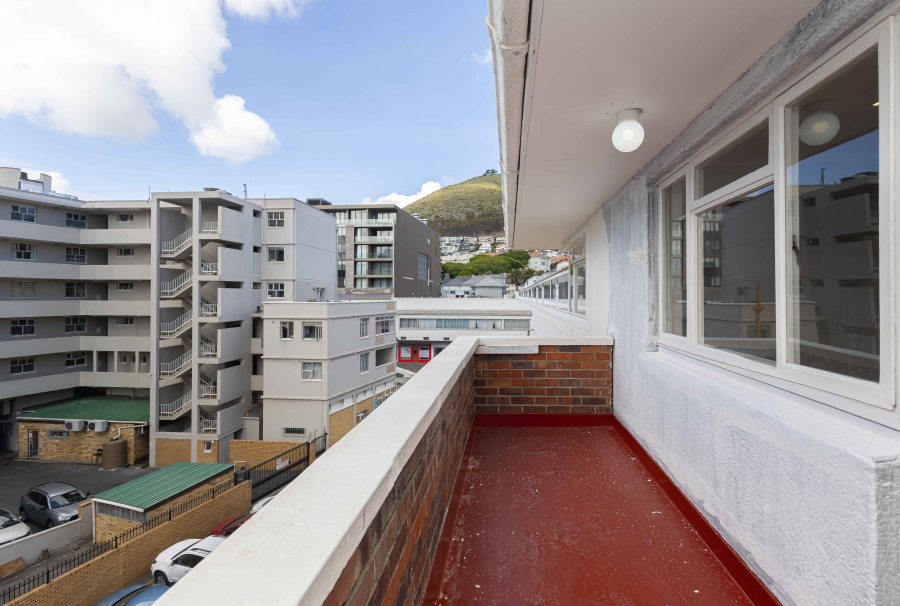 To Let 2 Bedroom Property for Rent in Sea Point Western Cape